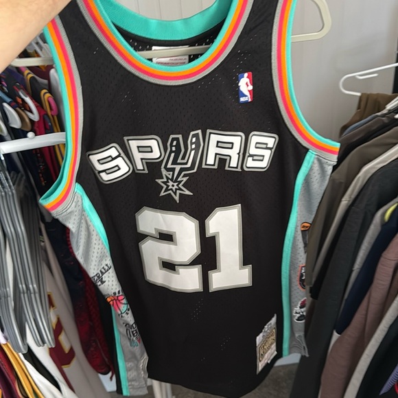 Rare Tim Duncan accolades jersey - Picture 1 of 4